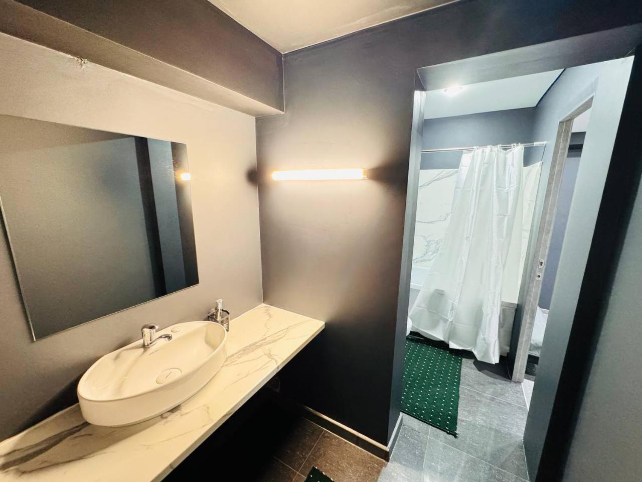 King Hotel أكتوبي المظهر الخارجي الصورة