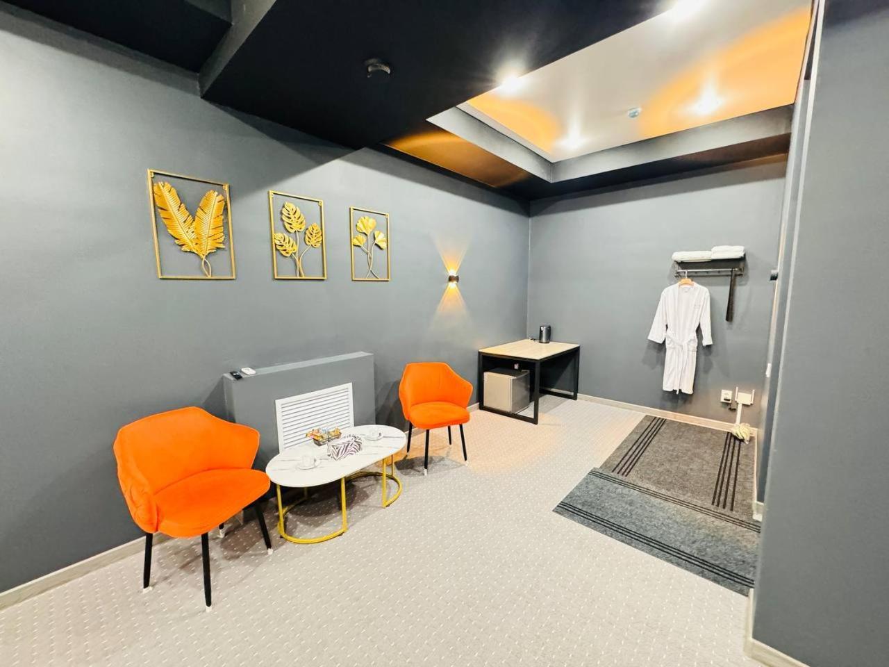 King Hotel أكتوبي المظهر الخارجي الصورة