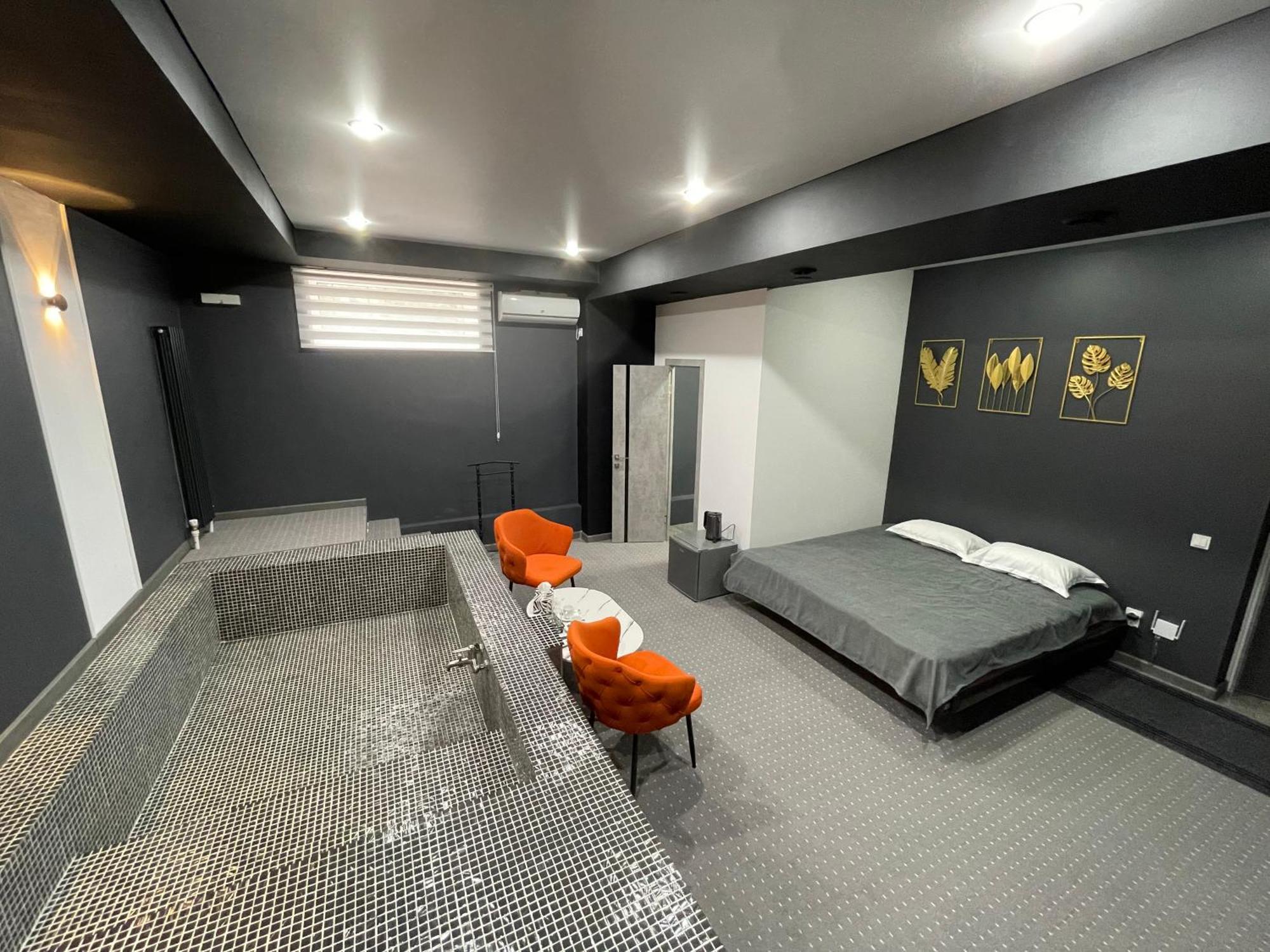 King Hotel أكتوبي المظهر الخارجي الصورة